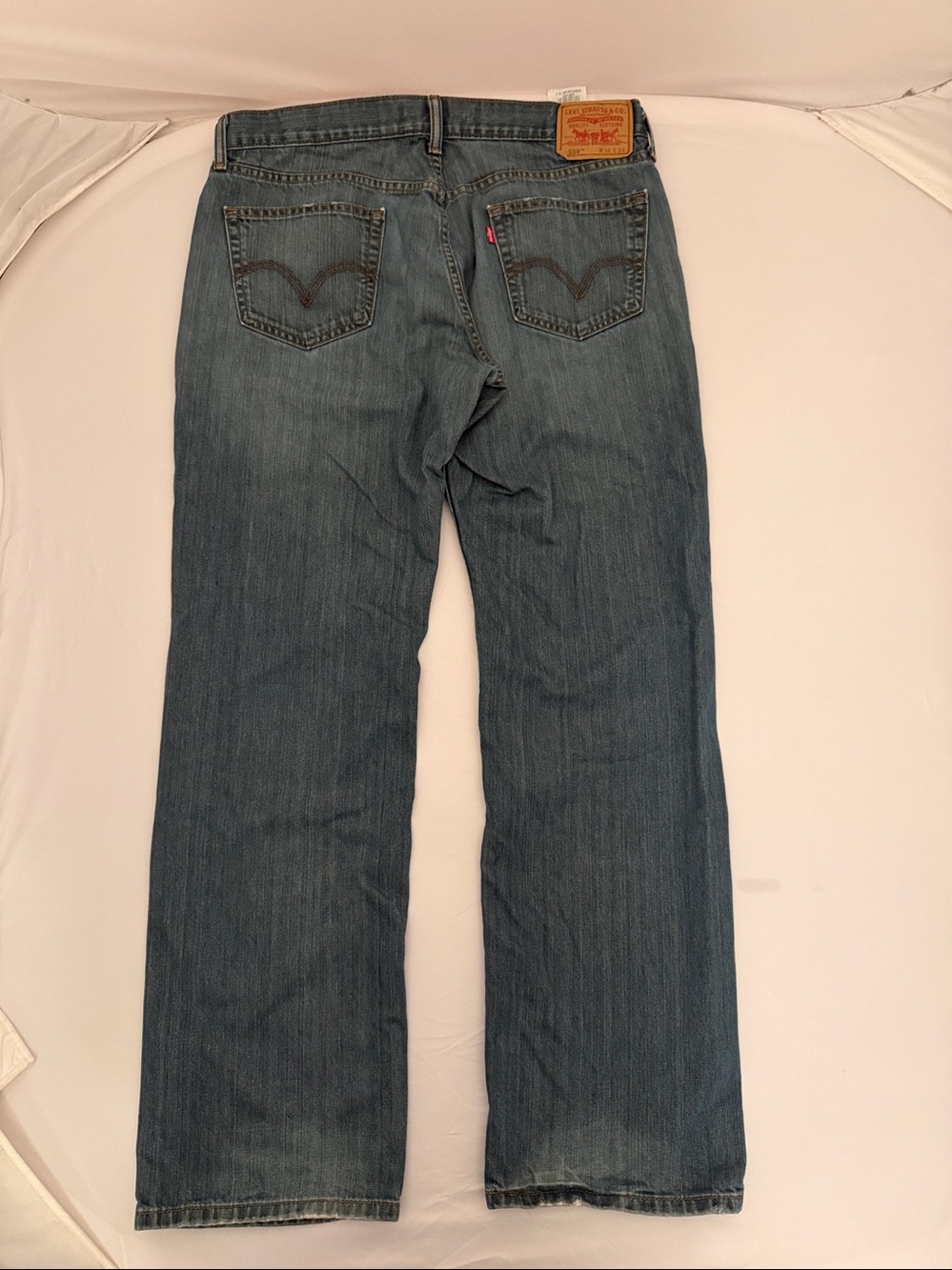 Levi’s Relaxed and Straight 559 slightly distressed blue denim jeans 35x34 - Picture 2 of 11